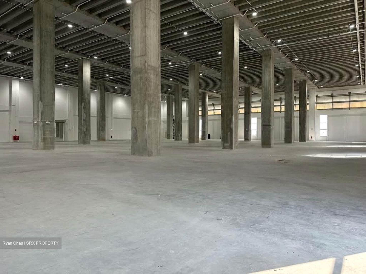 Jurong East MRT (D22), Warehouse #535786161